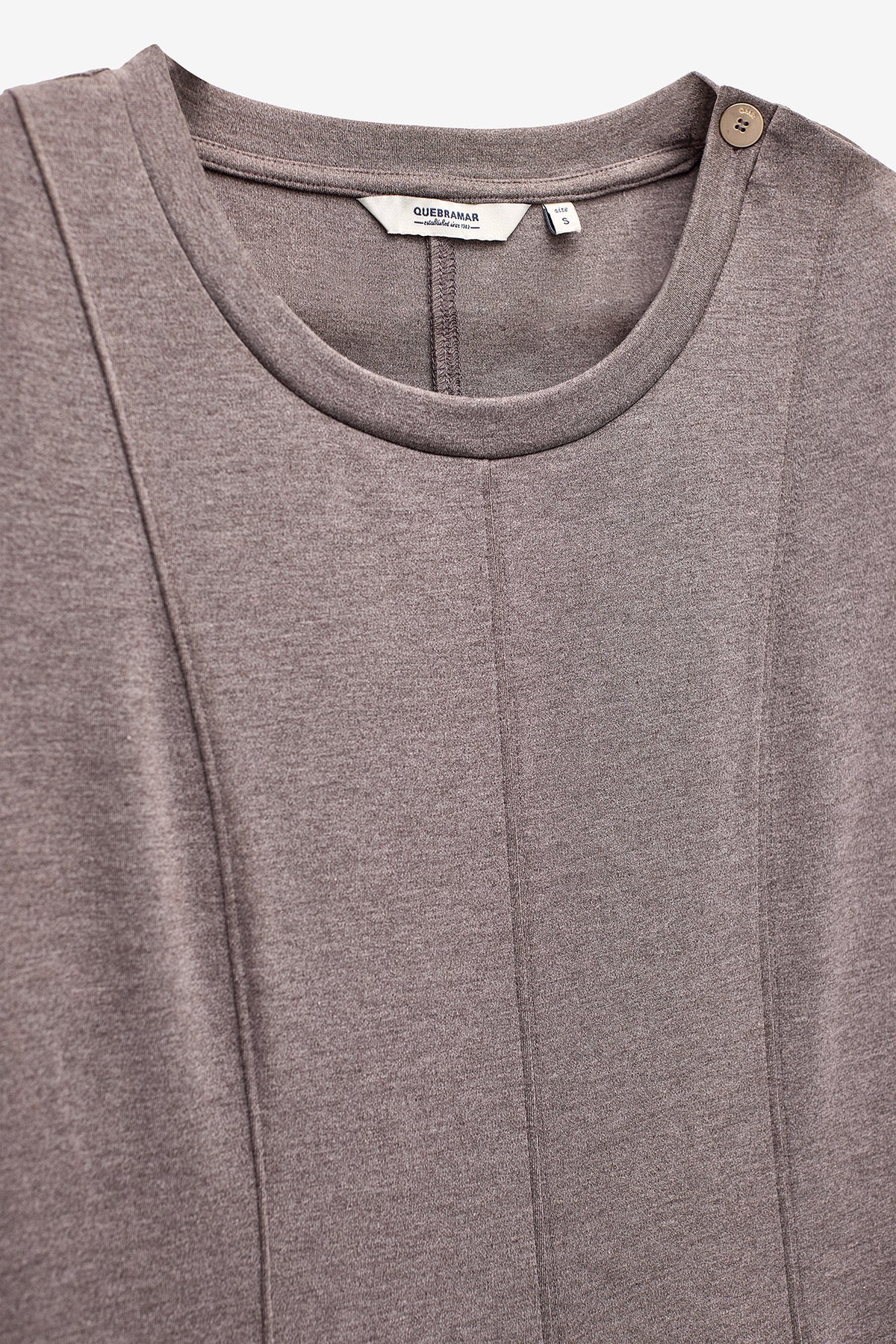 VESTIDO COM BOTÕES DOURADOS NO OMBRO